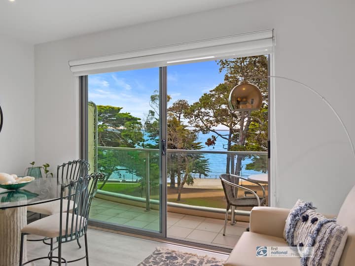 Waves Beach Frontage Studio Apartment With Views I - Cowes