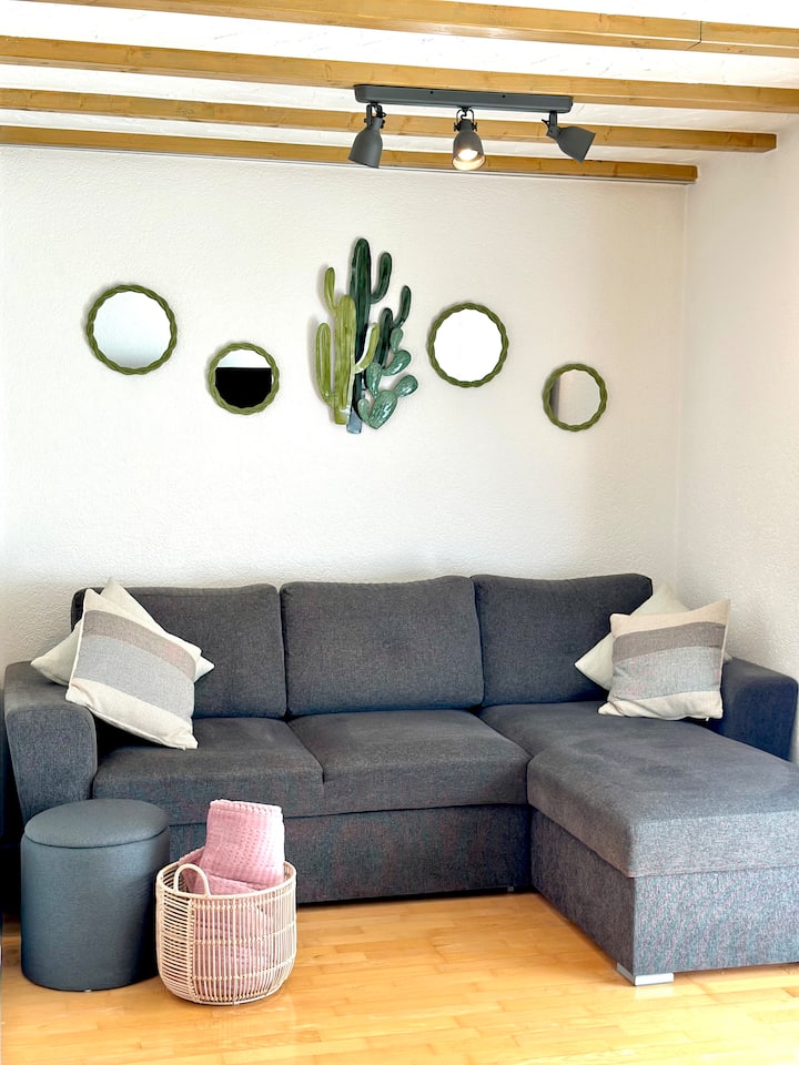 Hub 4 • Bright Apt W/mountain Views & Free Parking - Randa