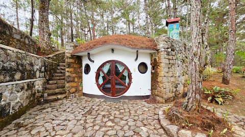 Tabi ni Manong House at the Lallalai Earth Village