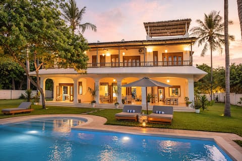 Azura Luxury 4BR Villa | Private Chef, Pool & A/C