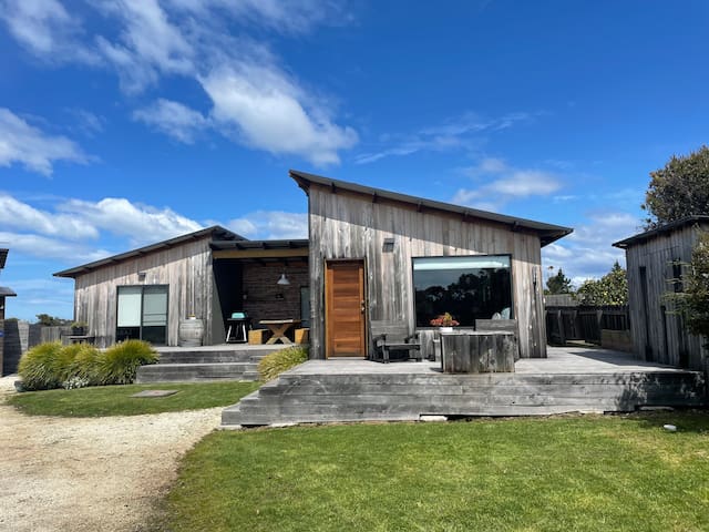 Shelly Beach House and Studio