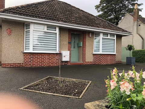 2 Bedroom Luxury Home near Bath