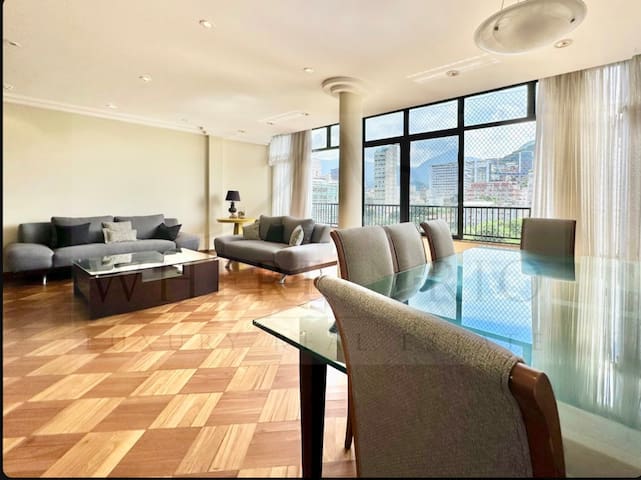 Amplo apto vista praia Ipanema e Cristo Redentor