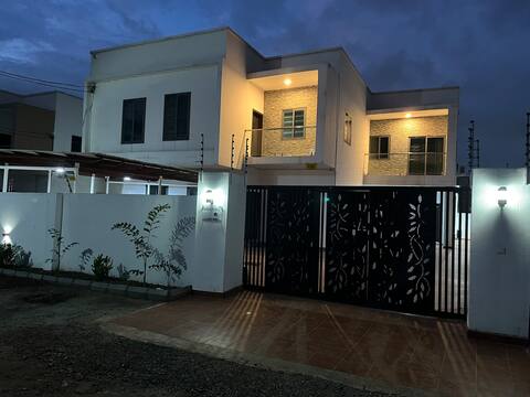 Bardu Place Lakeside Estates 3 Bedrms - Whole Hse