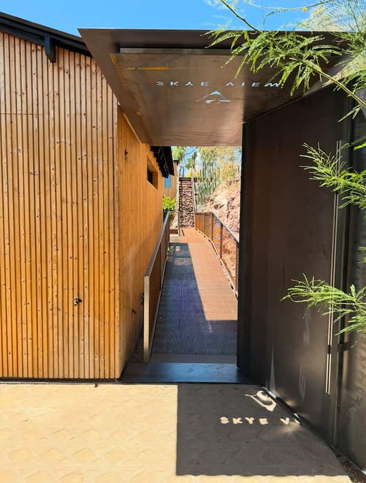 Skyeview - Award-Winning Mountaintop Oasis - Houses for Rent in
