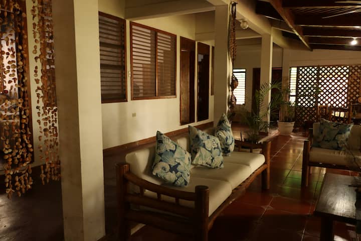 Maya Beach House - Casa Frente Al Mar - Lívingston