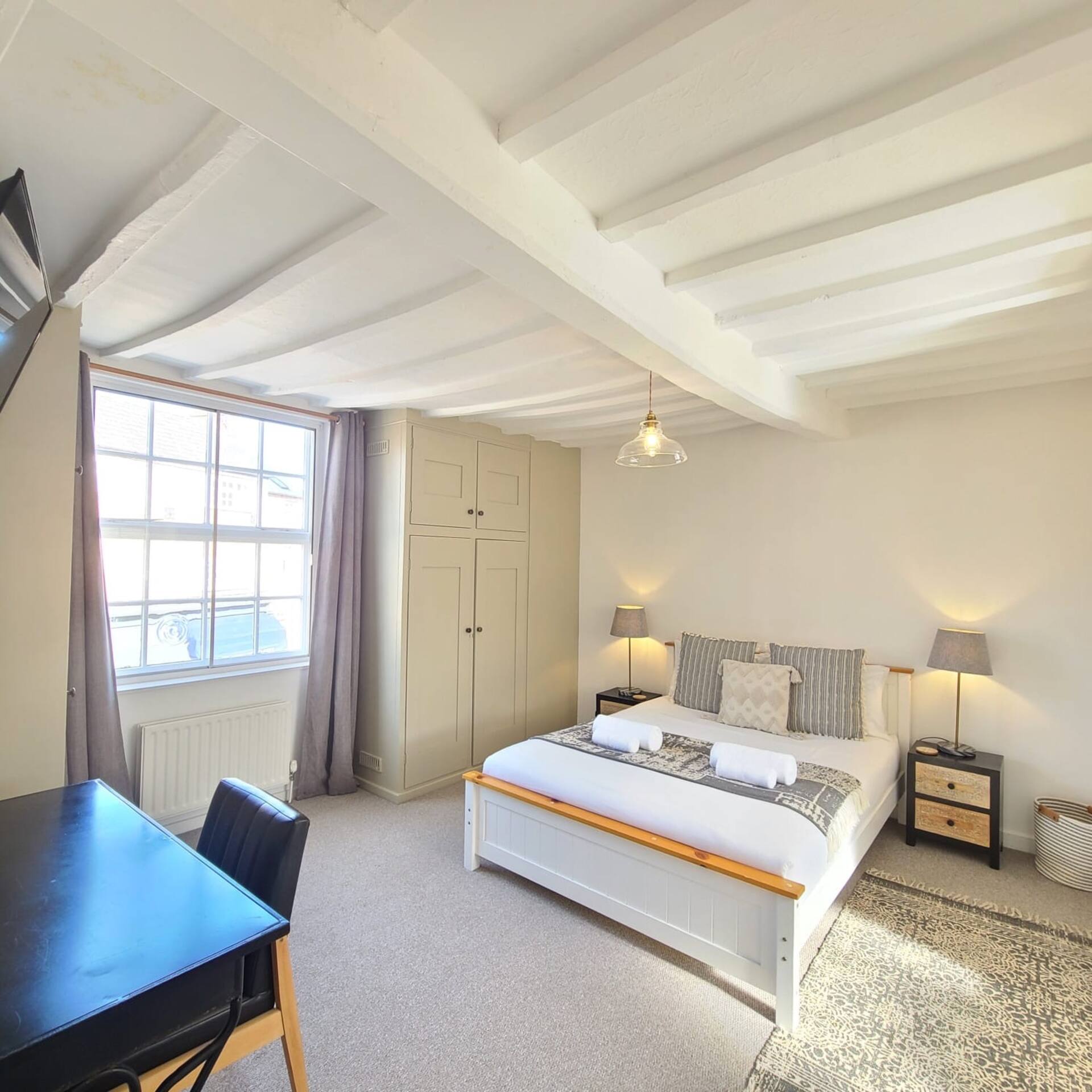 Unique 4BR Loft / Sleeps 8 / 2 Bathrooms