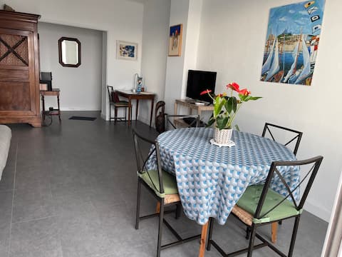 Popular Airbnb listing: Exceptional view At Maria's in Saintes Maries De La Mer