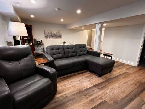 Sudbury suite: Queen bed