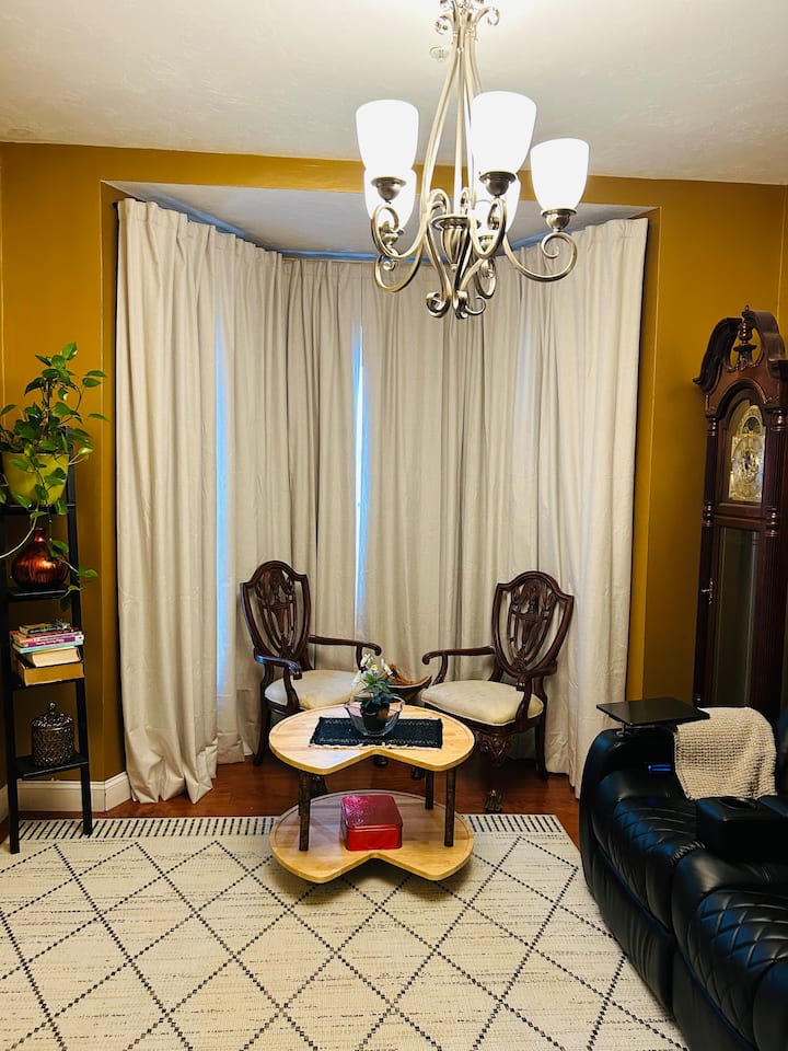 Private 3 Beds. 2 Bedrooms Near Downtown - Worcester, MA