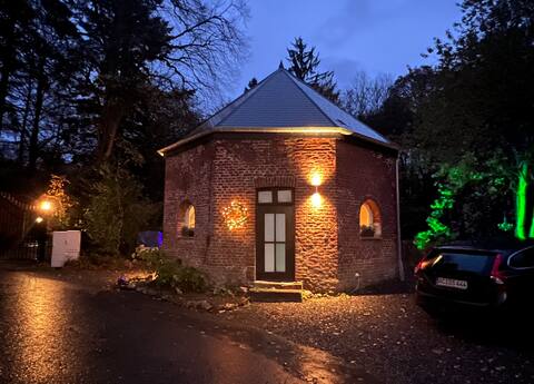 Petit Chateau Historic