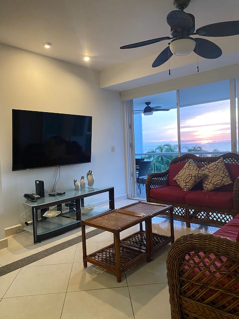Top Airbnb: Villa Magna Oceanfront Apartment in Mezcales