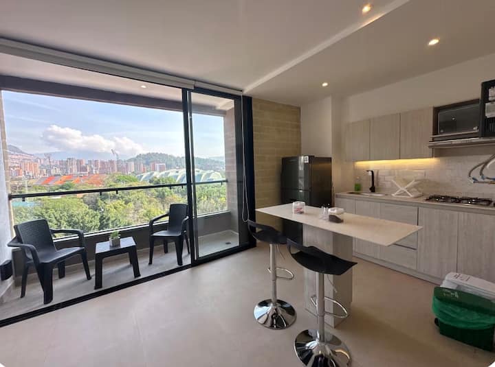 Enjoy This Apto In An Exclusive Place In Laureles! - Medellín
