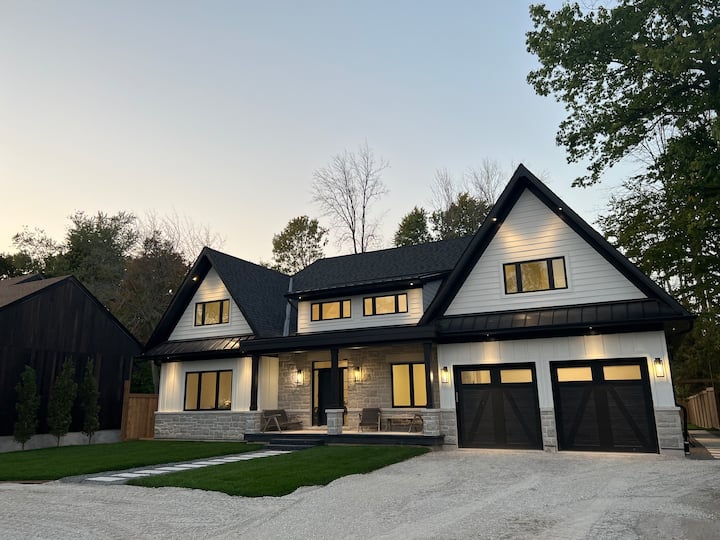 Highland House - Innisfil