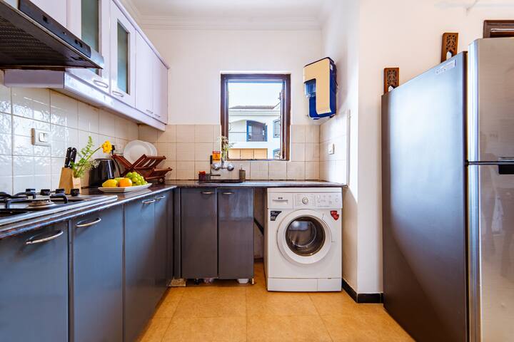 Full kitchen image 1