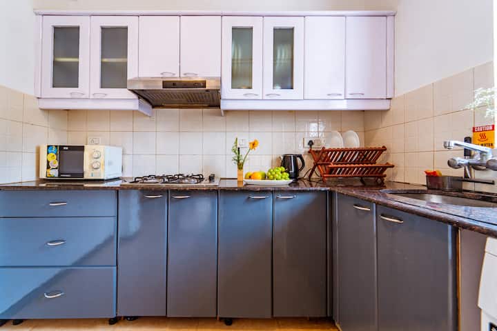 Full kitchen image 2