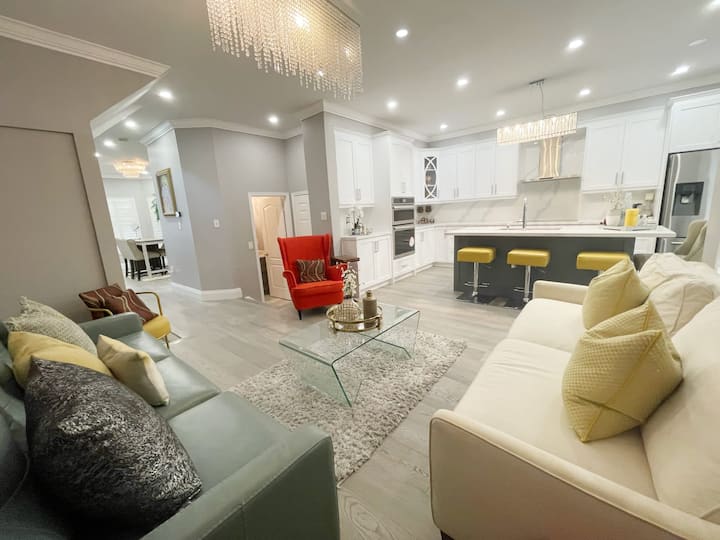 Mississauga-modern  Furnished  5 Br House - Mississauga