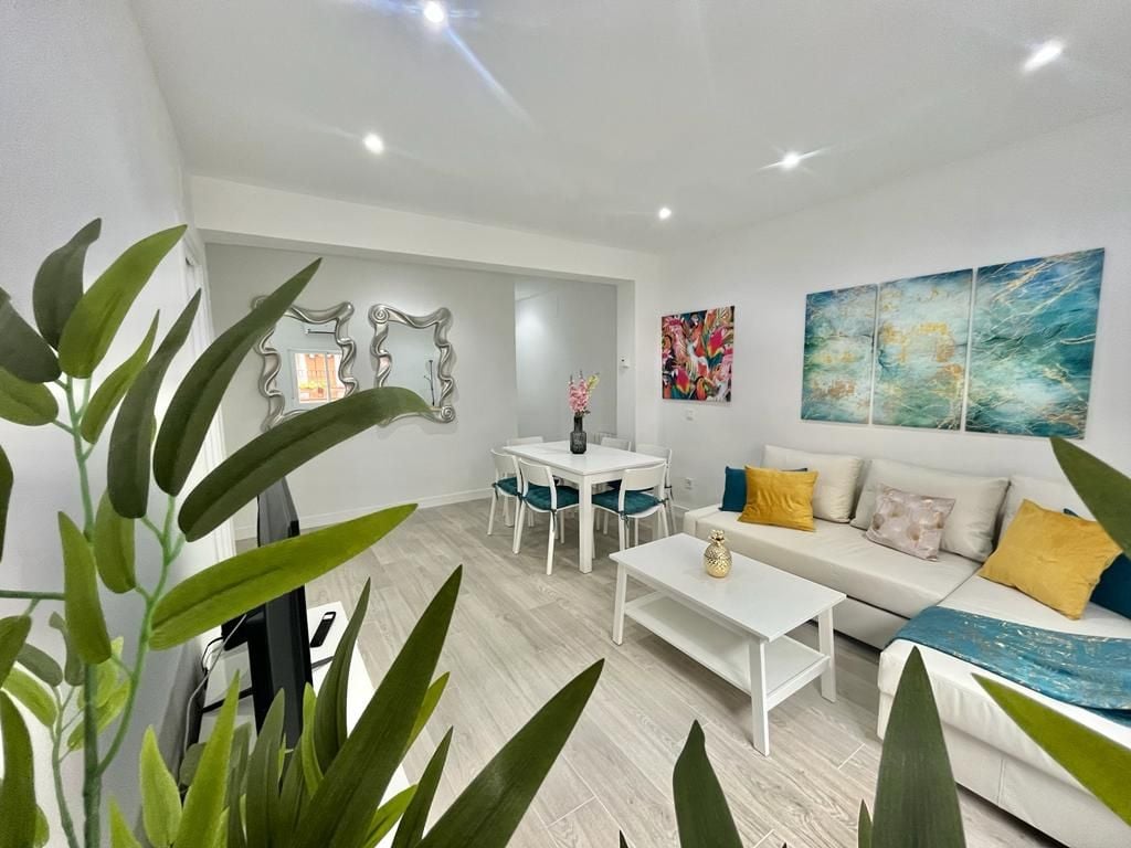 Top performing Airbnb: The Blue House in Usera