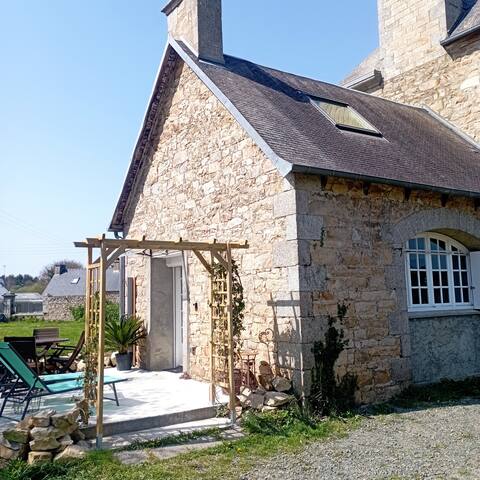 3-star cottage close to the Granit Rose coast