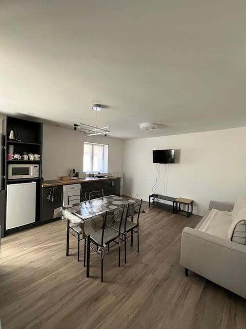 Charming triplex, 2 bedrooms near Disney