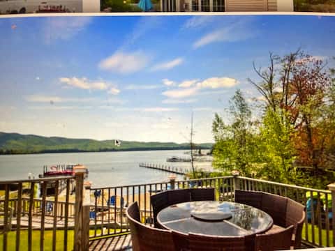 6 Bedroom Lakeside House