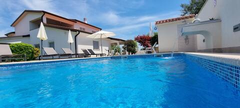 Villa Kasandra - Triplex Retreat