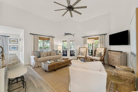 Successful Airbnb property: Sandestin*One level home*Lake view*Golf Cart* in Miramar Beach