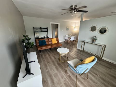 Popular Airbnb listing: Cozy apartment just outside of Downtown HTX in Golfcrest / Bellfort / Reveille