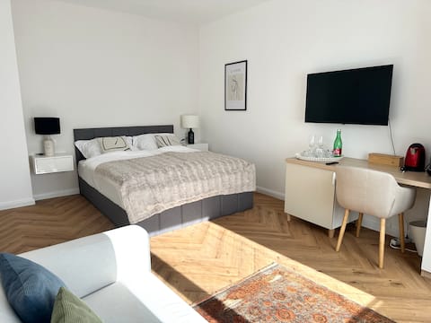 Leistungsstarkes Airbnb: Studio Mane! in Elisabeth Vorstadt