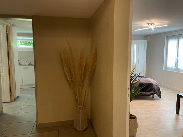 Appartement Avec Parking Privé, Jardin, Terrasse - Val-de-Reuil