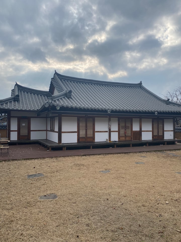 독채 : 한옥마을 고즈넉한 감성 숙소 (독채, 숙소 전체 대여, 방4, 화장실5) - Jeonju
