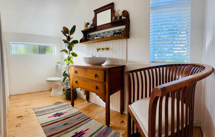 Beachy Farmhouse gallery image 5