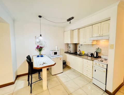 Popular Airbnb listing: Bright Premium Suite in the gastronomic center in Ciudad De Mendoza