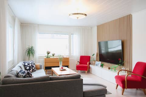 Spacious accommodation in Oulu for up to 9 people | Wood-fired sauna |