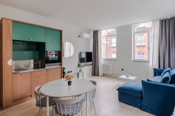 Designer 1br Soho Apt | Ac | Heart Of West End - Londyn