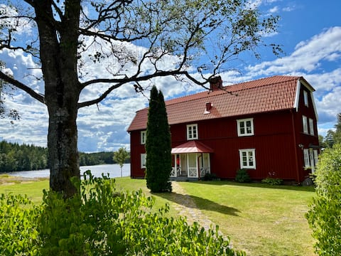 Large renovated house in the countryside - Tussereds gård