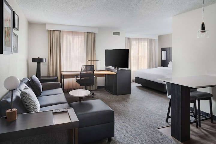 Pleasant Stay! Indoor Pool, Free Breakfast! - Morristown, NJ