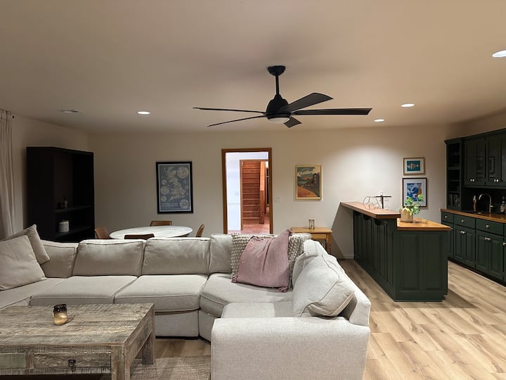 Incredible Location With A Large Open Space. - Rogers, AR