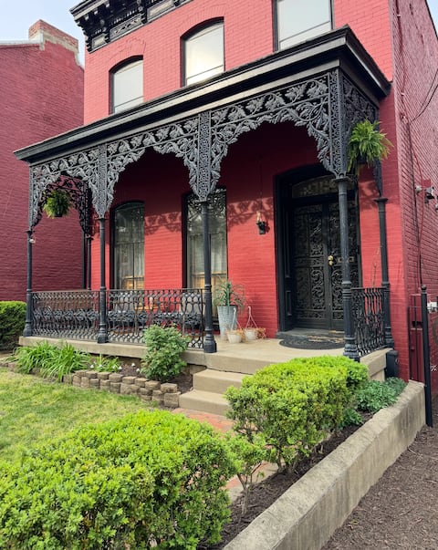 Historic Italianate Getaway