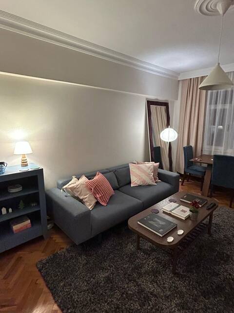 Chill House in City Centre Close M2 Metro-MONET