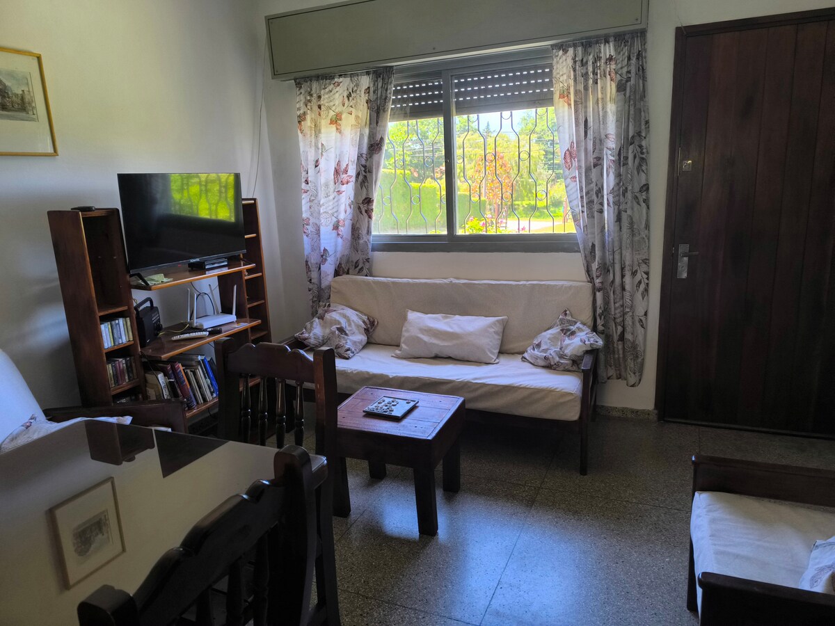 Popular Airbnb listing: The house in Cologne. in Colonia Del Sacramento