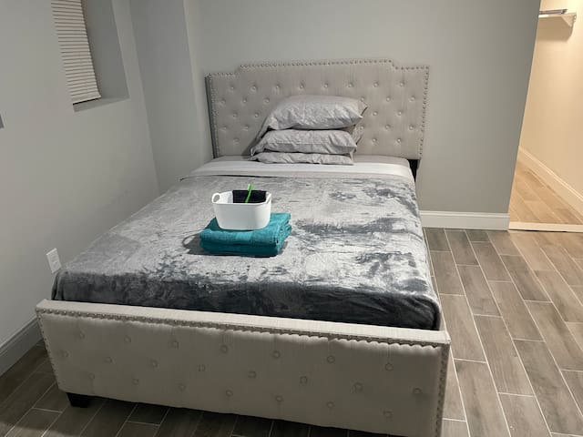 Luxury 2 bedroom near Airport gallery image 4