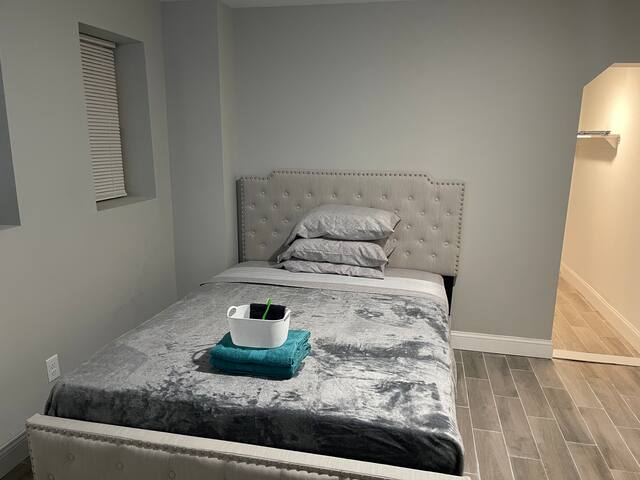 Luxury 2 bedroom near Airport gallery image 3