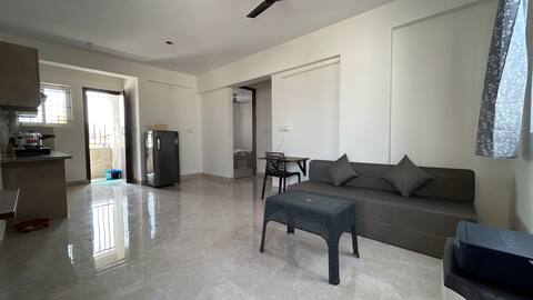 Wonderful 2bhk with lift & wifi in ECity phase-1