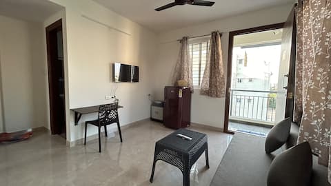 W1-401 Wonderful 1bhk with lift & wifi in ECity
