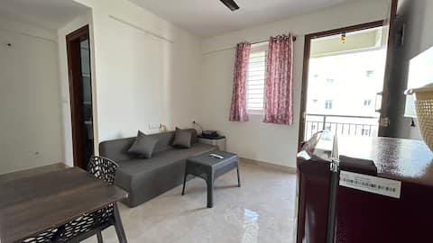 W1-402 Wonderful 1bhk with lift & wifi in ECity