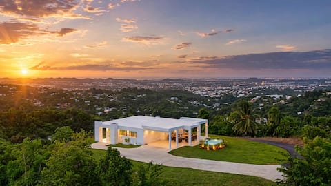 Cassablanca On The Hill: Pool & Amazing Views