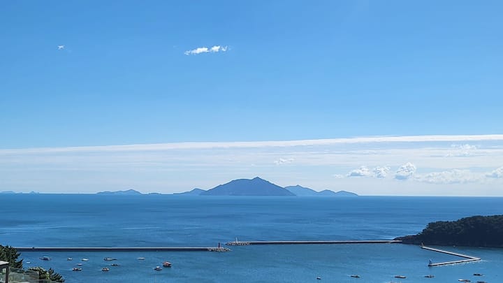 Blue Blossom (1st, 2nd floor)_Best sea view pension near Namhae German Village