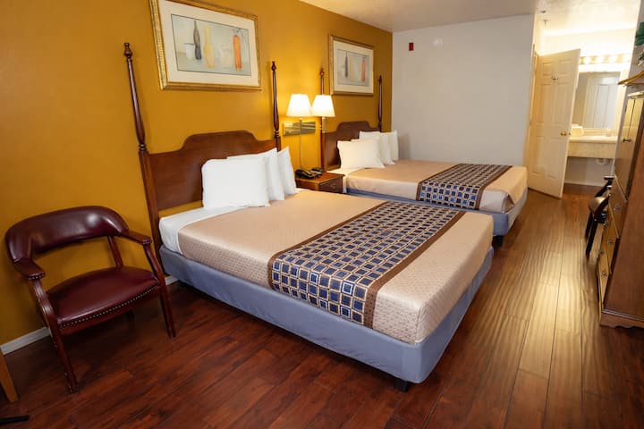 2 Queen Room Near Branson Strip + Fast Wifi - Branson, MO