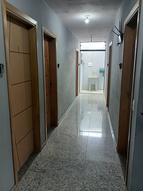 Hosting Avenue for 16 people